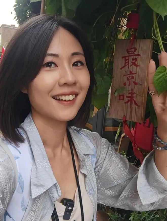 橞瑢：在北京被善意和热情“淹没”凯发k8娱乐唯一“中天小姐姐”何(图2)