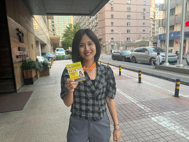 橞瑢：在北京被善意和热情“淹没”凯发k8娱乐唯一“中天小姐姐”何(图3)